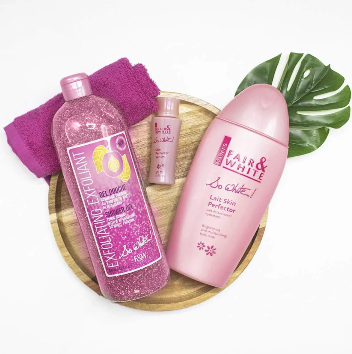 So White Exfoliating Shower Gel With Tonic Scrub 940ml - Image 3